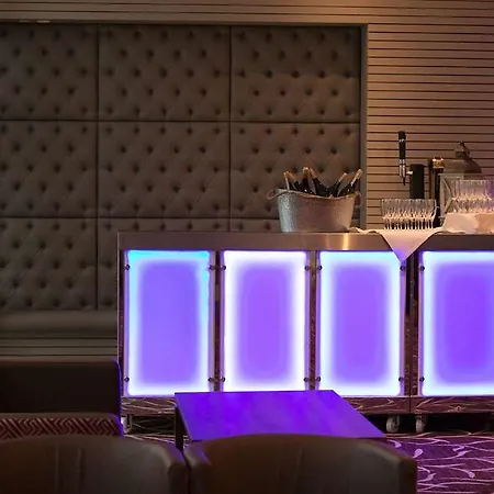 Radisson Blu Hotel, 4* 레터케니